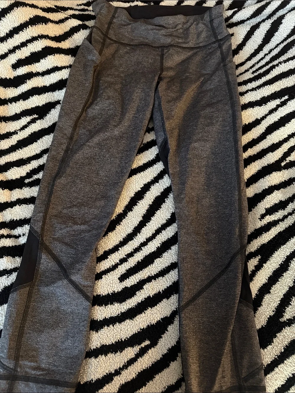 Lululemon grey and black Leggings